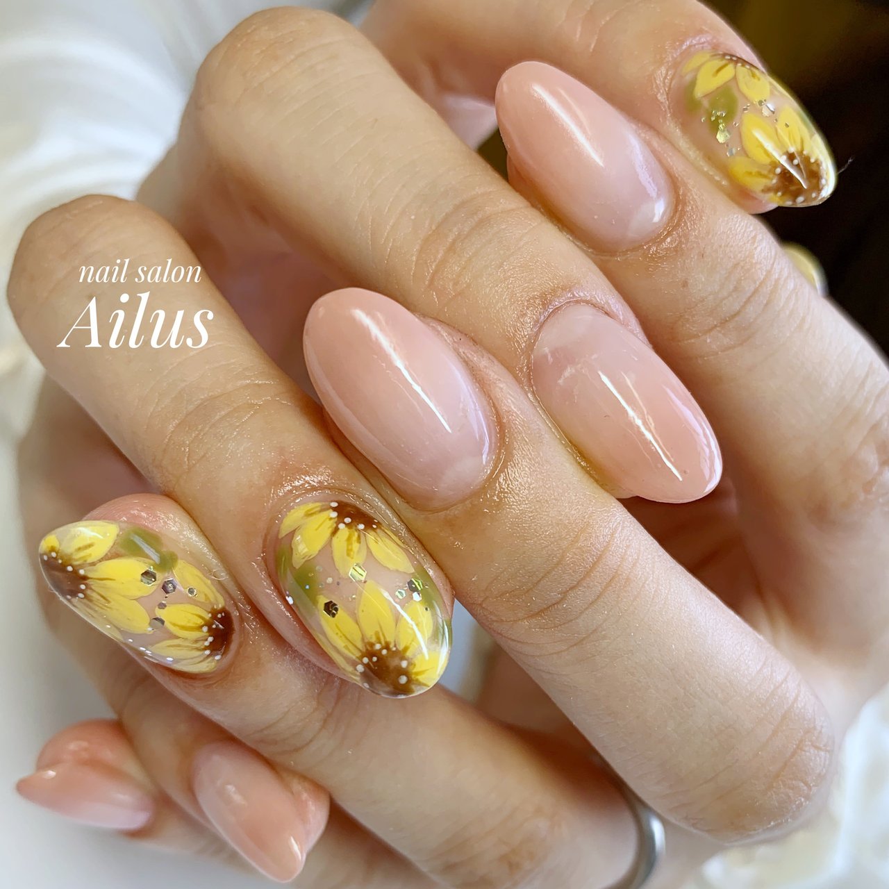 夏 ハンド グラデーション フラワー ベージュ Nail Salon Ailusのネイルデザイン No ネイルブック