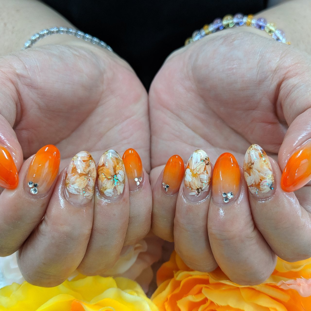 夏 秋 ハンド グラデーション フラワー Nailbeautyのネイルデザイン No ネイルブック