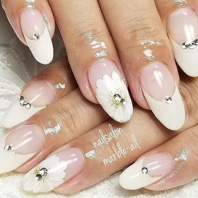 オールシーズン ハンド フレンチ フラワー ショート 葛西 マーブルアイル Nailsalon Marble Ail のネイル デザイン No ネイルブック