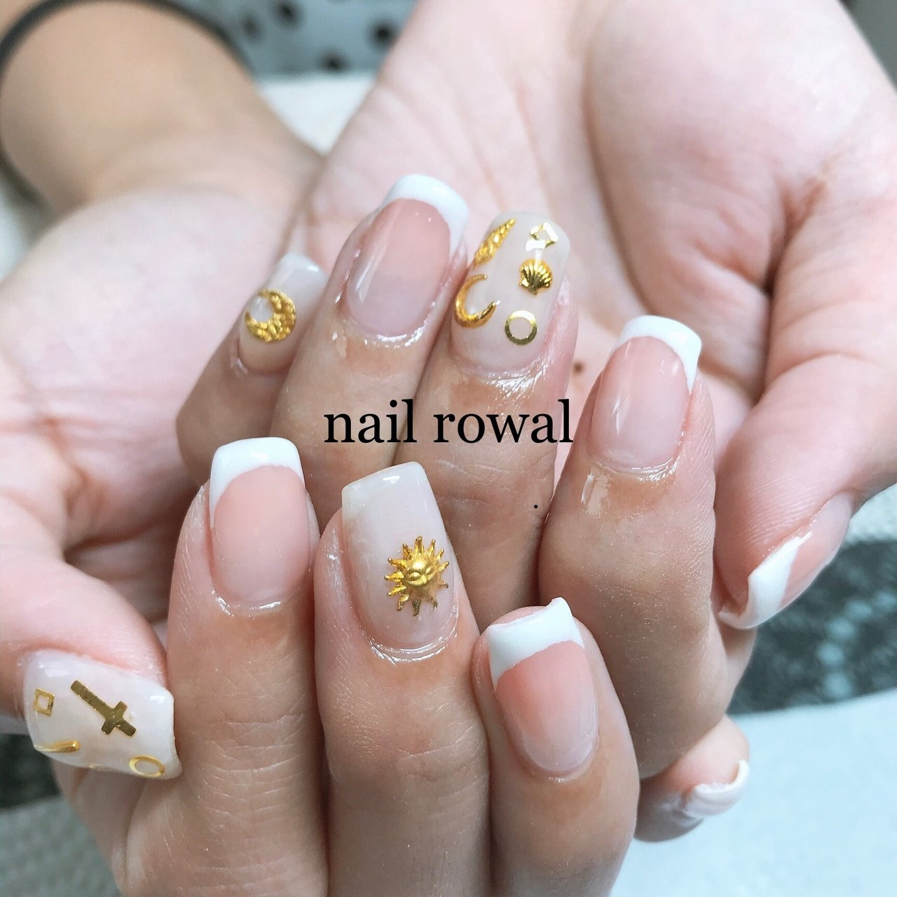 オールシーズン ハンド フレンチ グレージュ Nailrowa L のネイルデザイン No ネイルブック