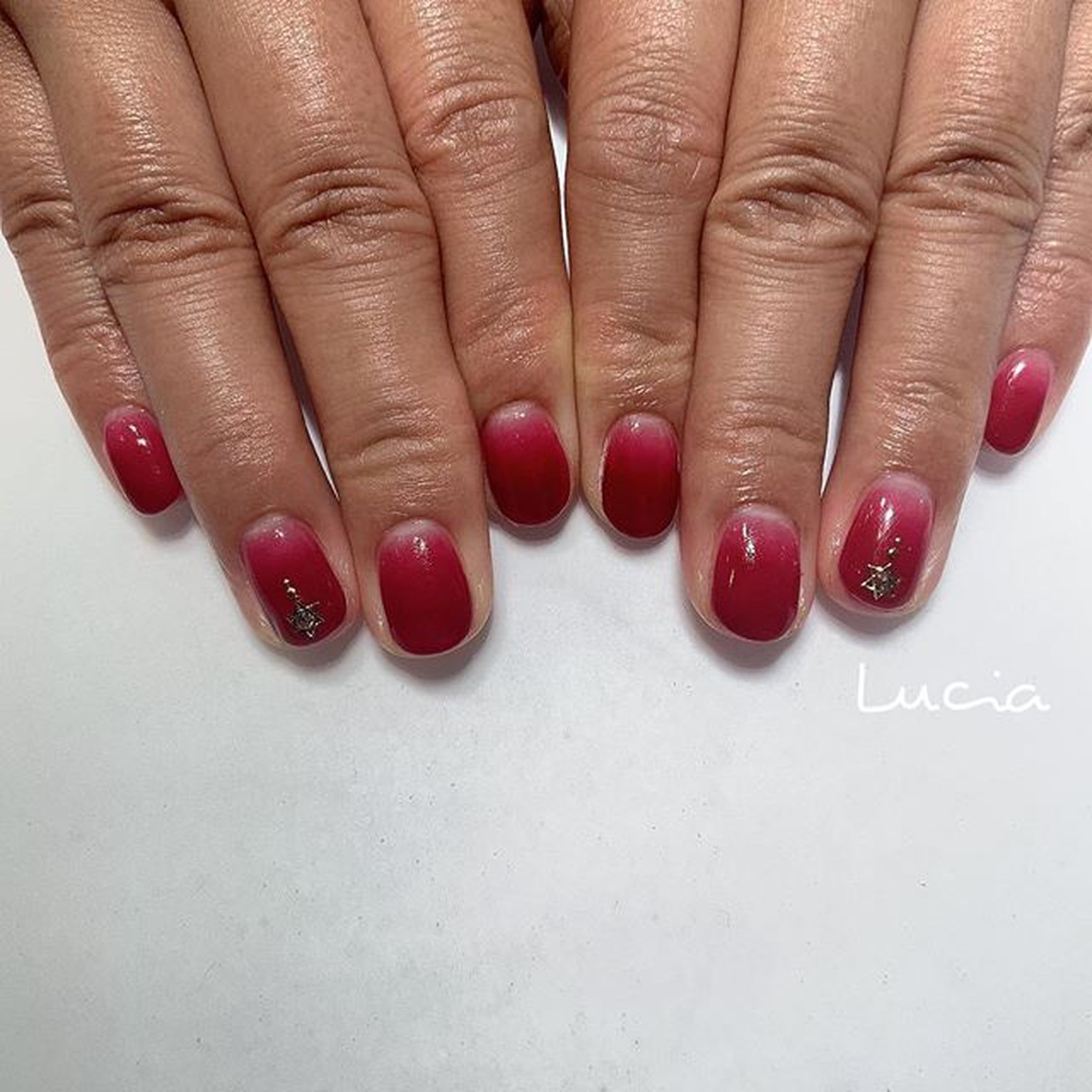 オールシーズン ハンド グラデーション ミディアム レッド ルチアのネイルデザイン No ネイルブック