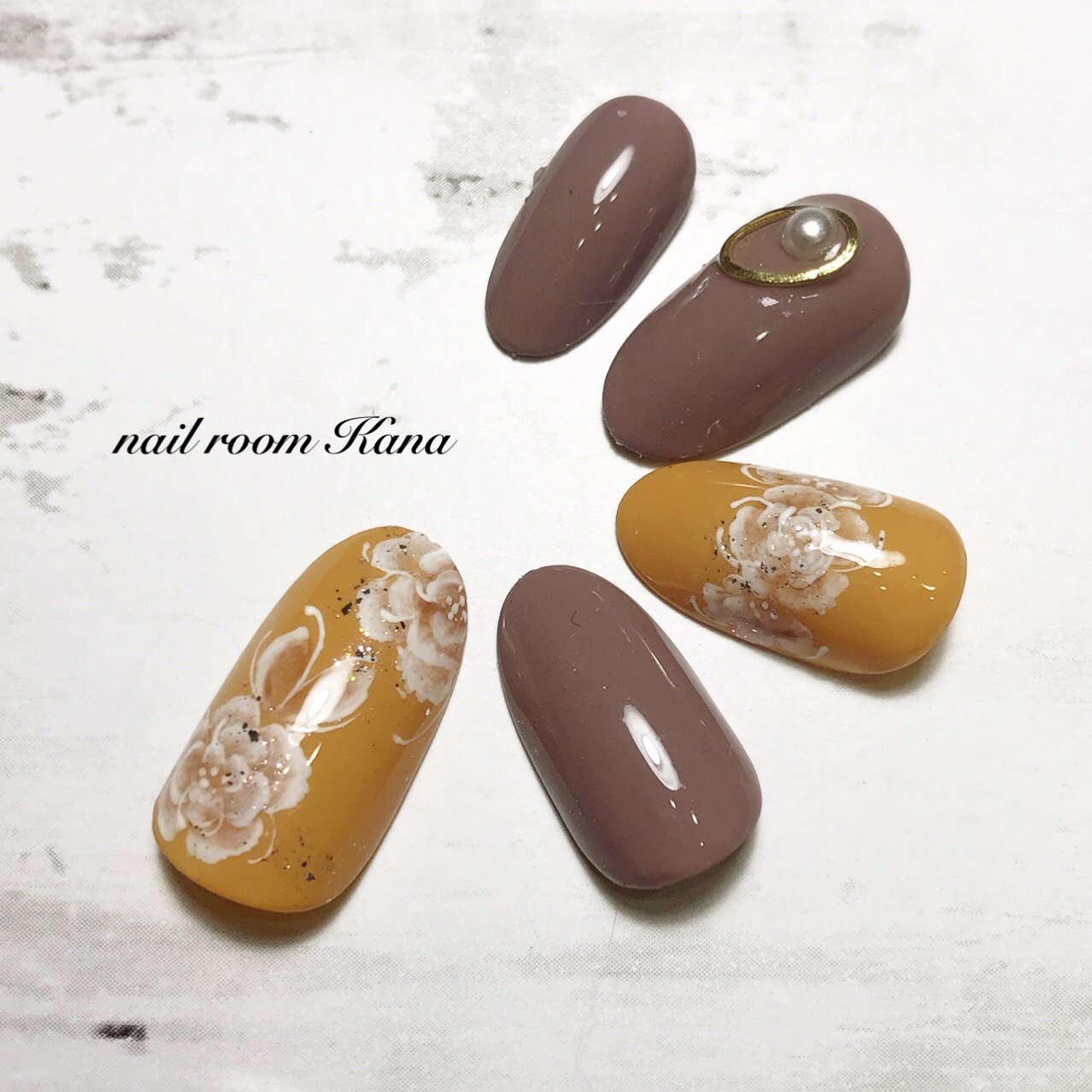 秋 ハンド ワンカラー フラワー アースカラー Nail Room Kanaのネイルデザイン No ネイルブック