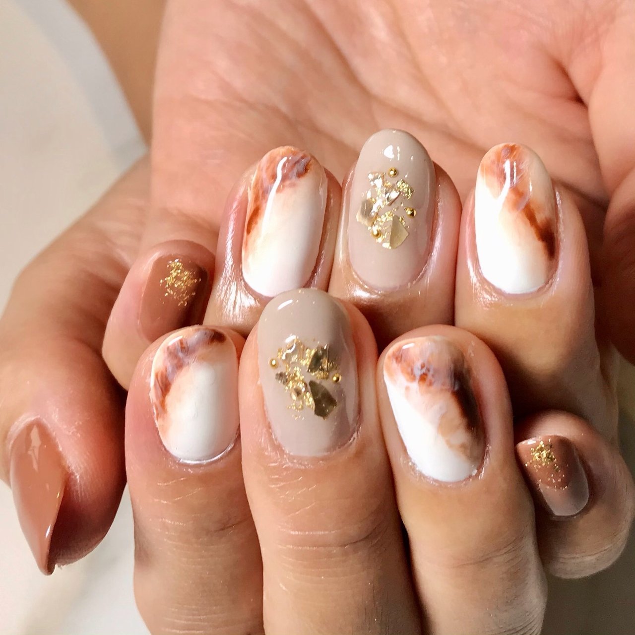 秋 パーティー デート ハンド ホログラム Nail Saron Danae Roppongiのネイルデザイン No ネイルブック