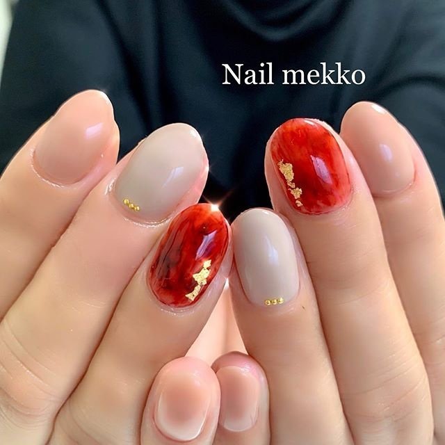 ハンド ワンカラー ニュアンス べっ甲 ベージュ Nail Mekkoのネイルデザイン No ネイルブック