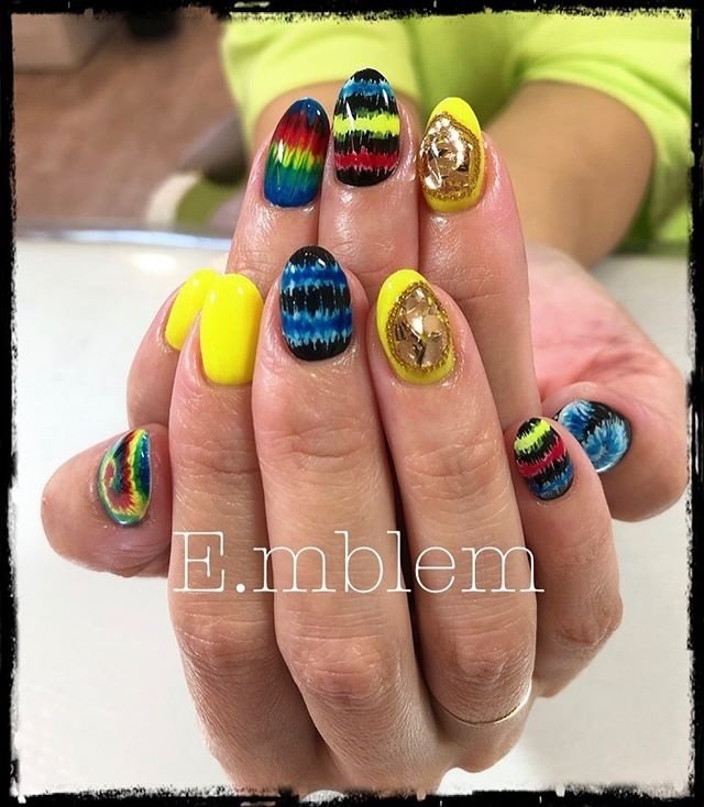 旅行 ライブ ハンド ワンカラー ピーコック E Mblemのネイルデザイン No ネイルブック