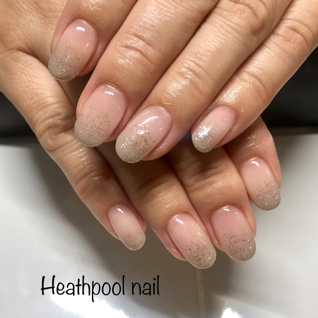 ハンド グラデーション ラメ グレージュ ジェル Heathpoolnailのネイルデザイン No ネイルブック