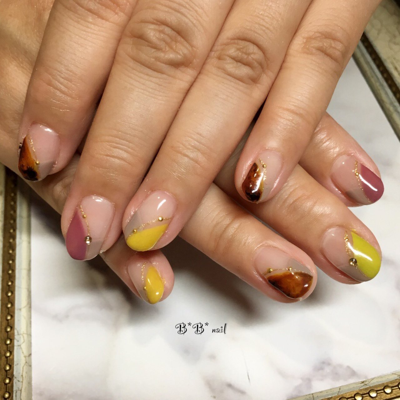 秋 フレンチ 変形フレンチ ピンク グリーン B B Nailのネイルデザイン No ネイルブック