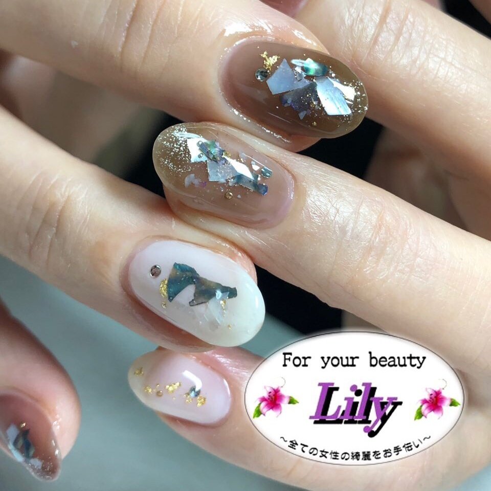 ハンド ホワイト ブラウン Visit Salon Lilyのネイルデザイン No ネイルブック