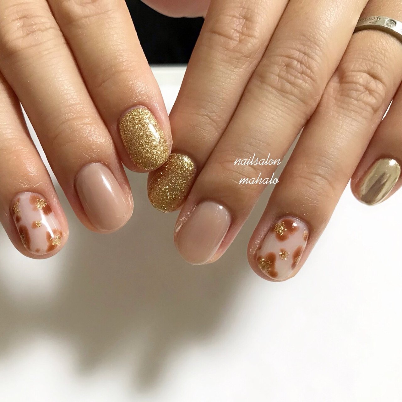 秋 シンプル アニマル柄 ミラー ベージュ Nail Mahaloのネイルデザイン No ネイルブック