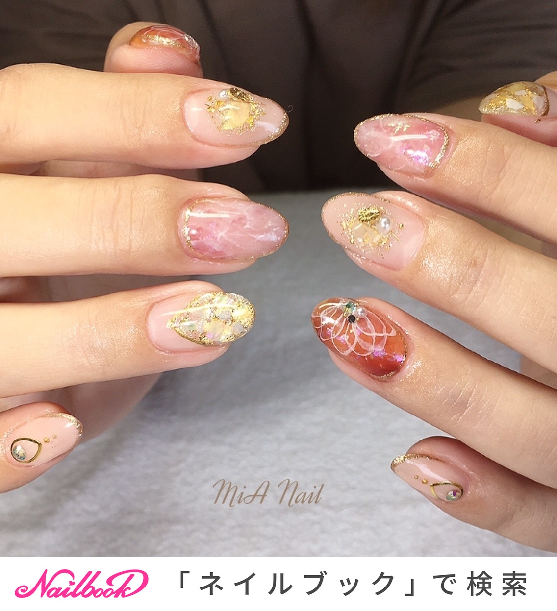 22年 新着順 オーロラ フィルム ラメライン囲みのネイルデザイン ネイルブック