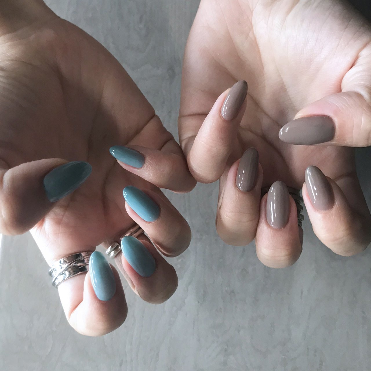 ハンド ワンカラー 水色 グレージュ Nail のネイルデザイン No ネイルブック