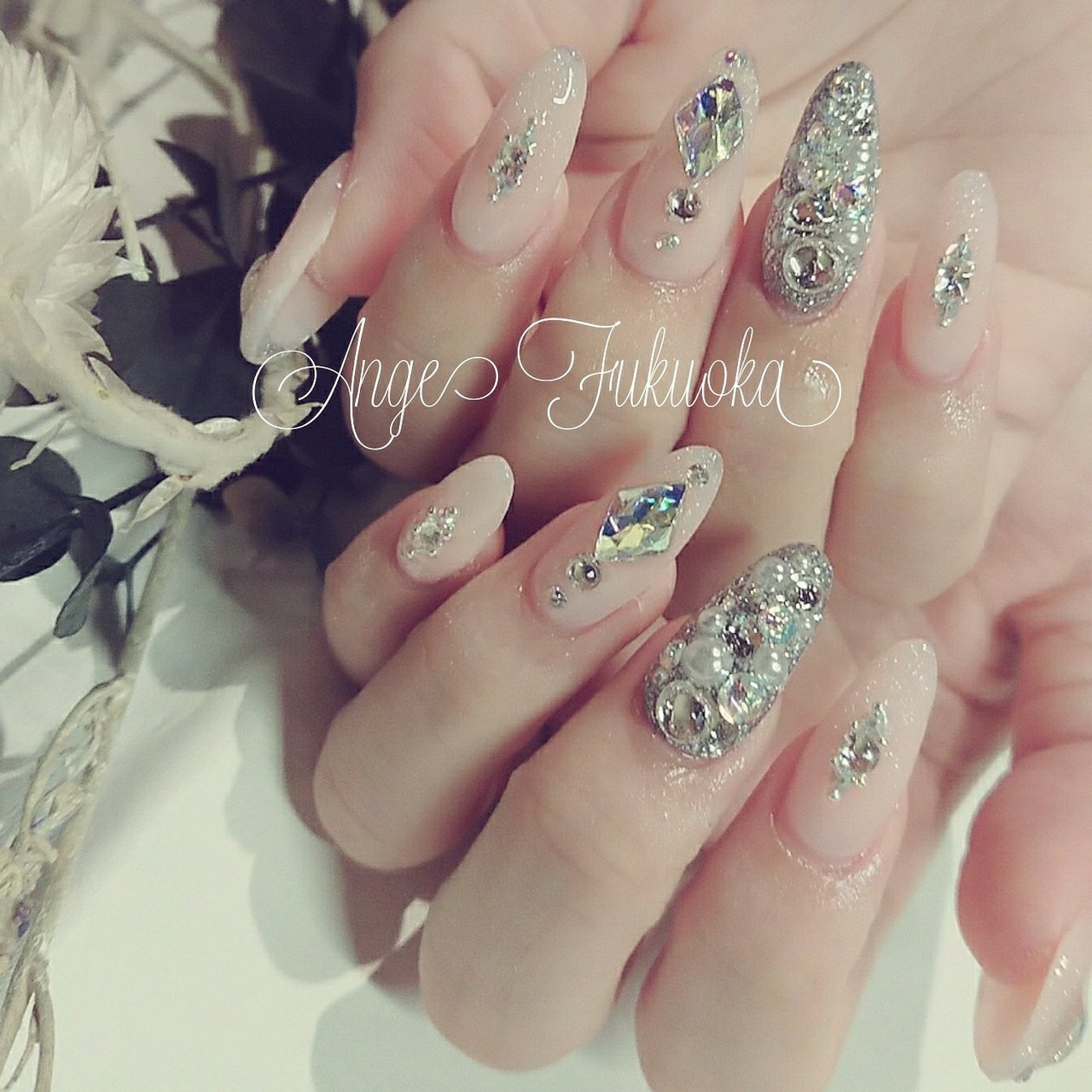 オールシーズン ブライダル パーティー 女子会 ハンド Clors Akiko のネイルデザイン No ネイルブック