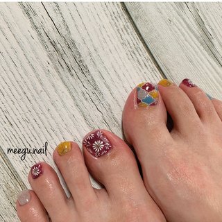 カラフル ペディキュア セルフネイルのネイルデザイン ネイルブック