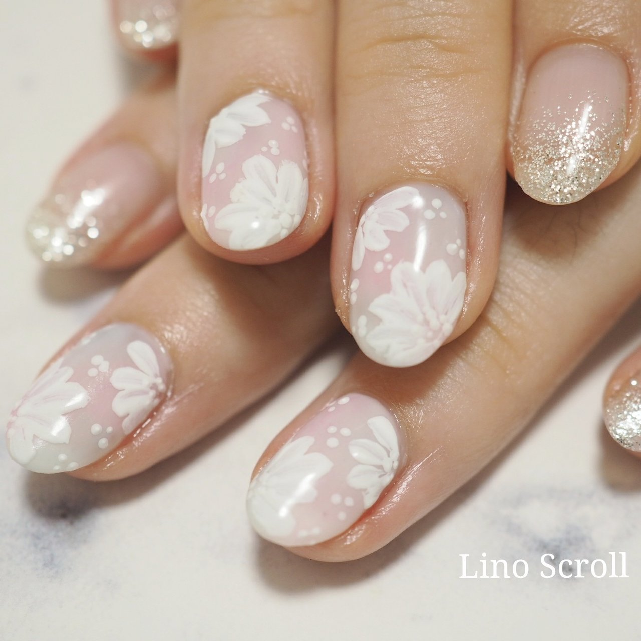 オフィス ハンド フラワー ホワイト ピンク Lino Scrollのネイルデザイン No ネイルブック