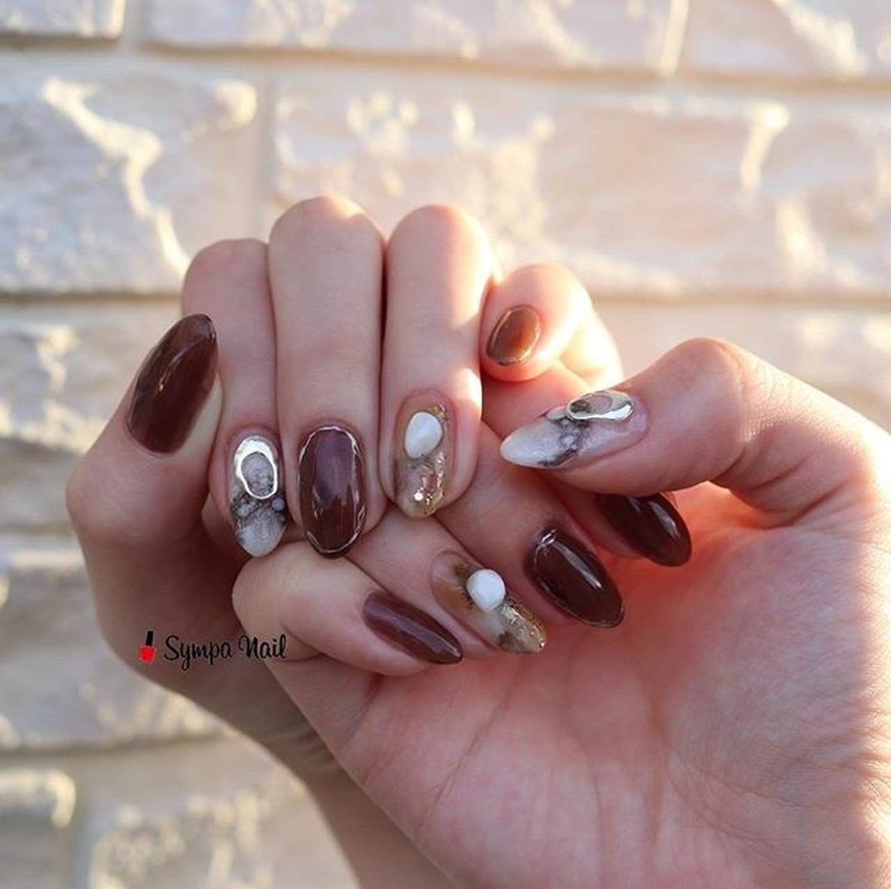 オールシーズン ハンド ニュアンス ホワイト ブラウン Sympa Nailのネイルデザイン No ネイルブック