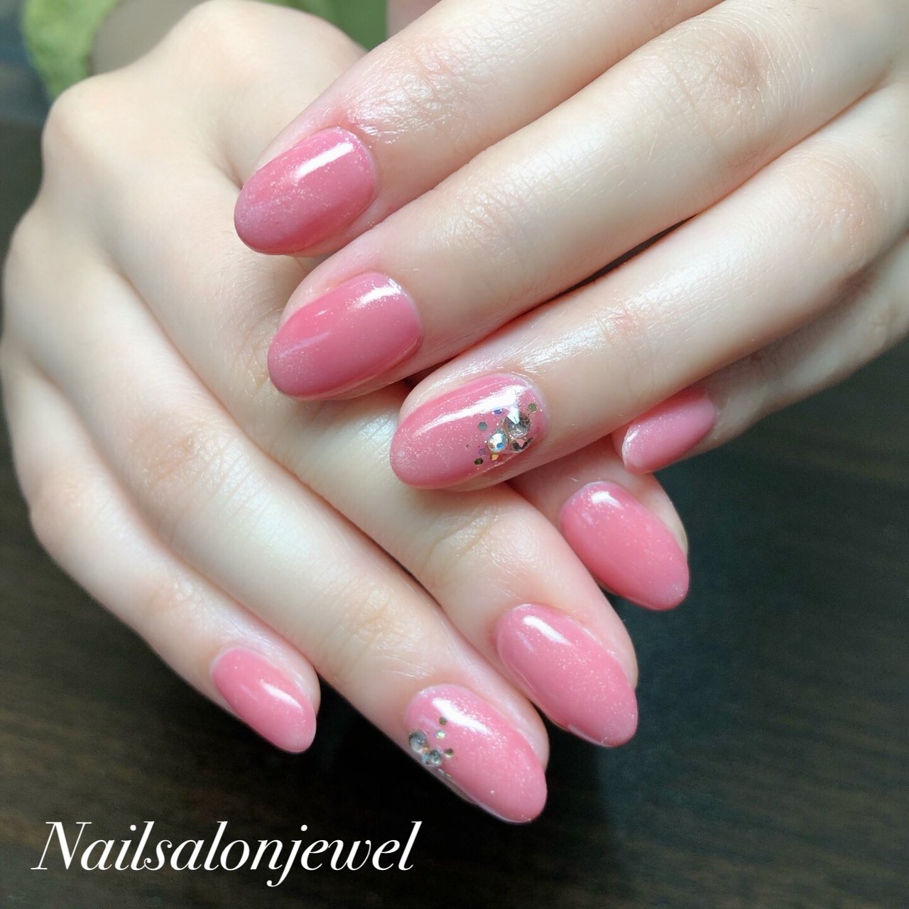 オールシーズン ハンド ワンカラー ビジュー ピンク Nail Salon Jewelのネイルデザイン No ネイルブック