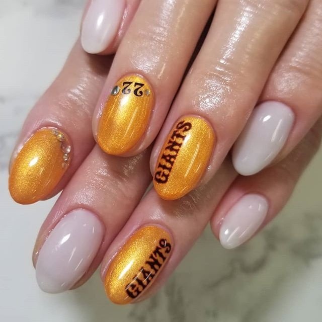 ハンド ホワイト オレンジ ブラック Kittystyleのネイルデザイン No ネイルブック