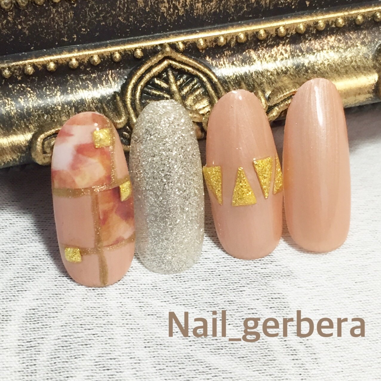 秋 冬 ハンド ワンカラー ブロック ガーベラのネイルデザイン No ネイルブック