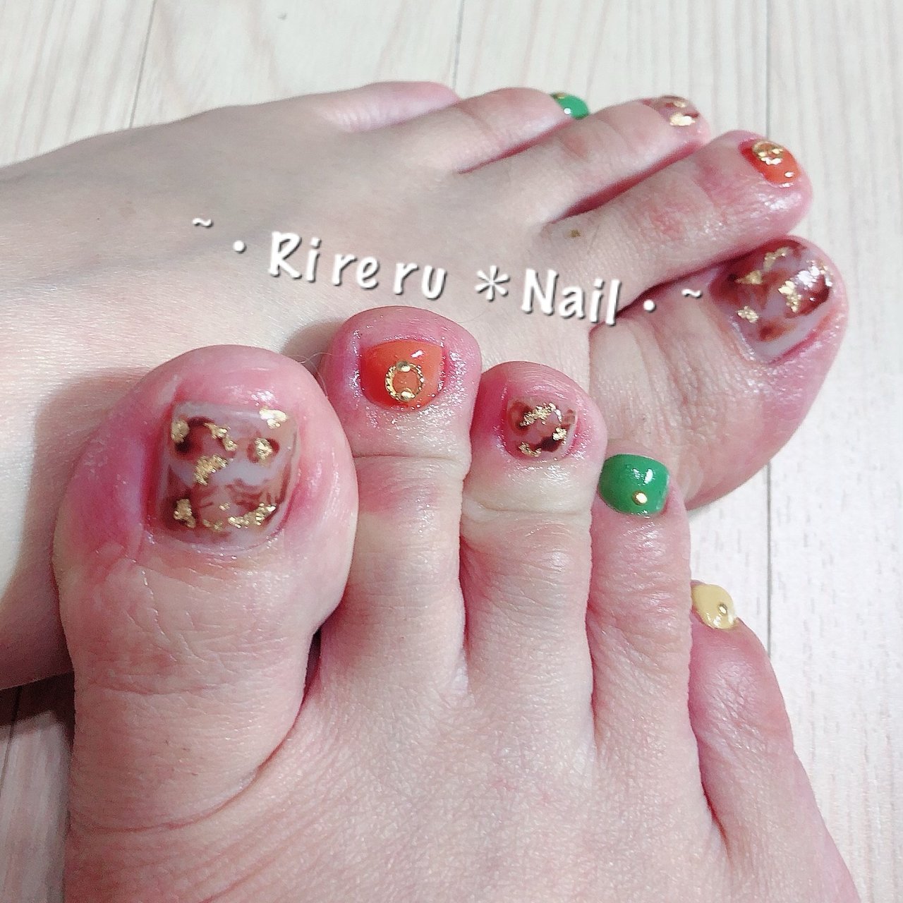 秋 フット ワンカラー べっ甲 ショート Ri Re Ru Nail リレル ネイルのネイルデザイン No ネイルブック