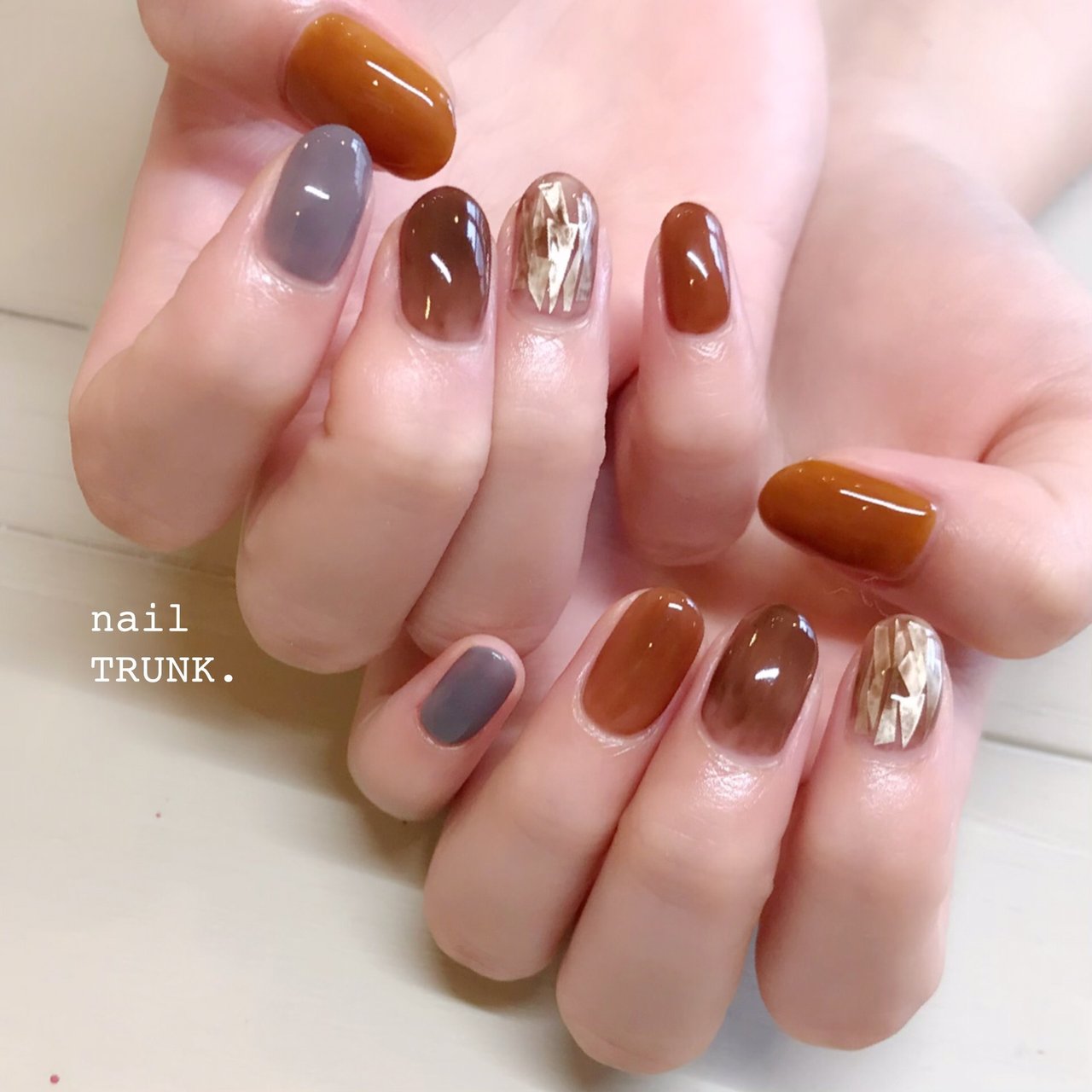 秋 冬 ハンド ワンカラー ホイル Nail Trunkのネイルデザイン No ネイルブック