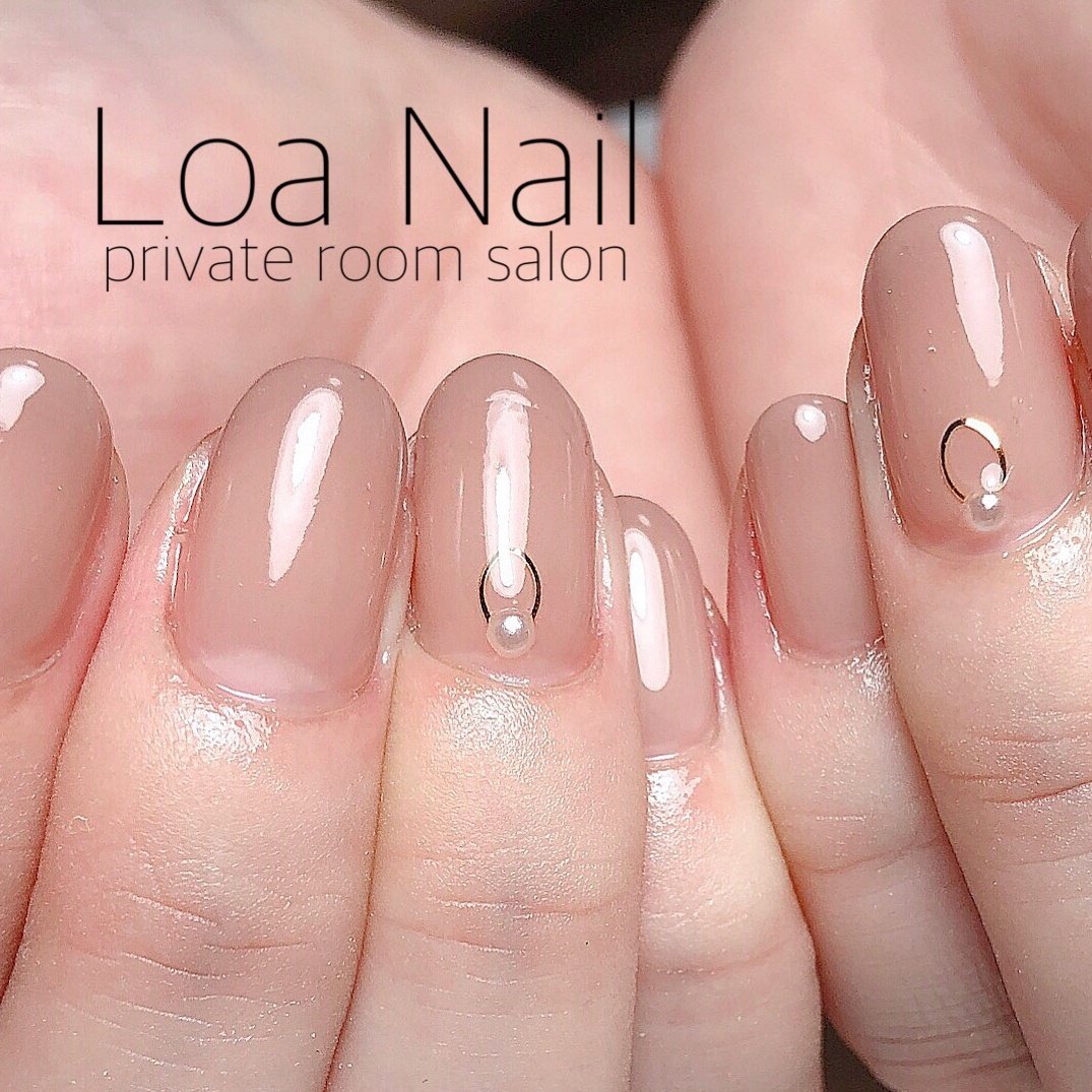 オールシーズン グラデーション グレージュ Loa Nailのネイルデザイン No 4652678 ネイルブック