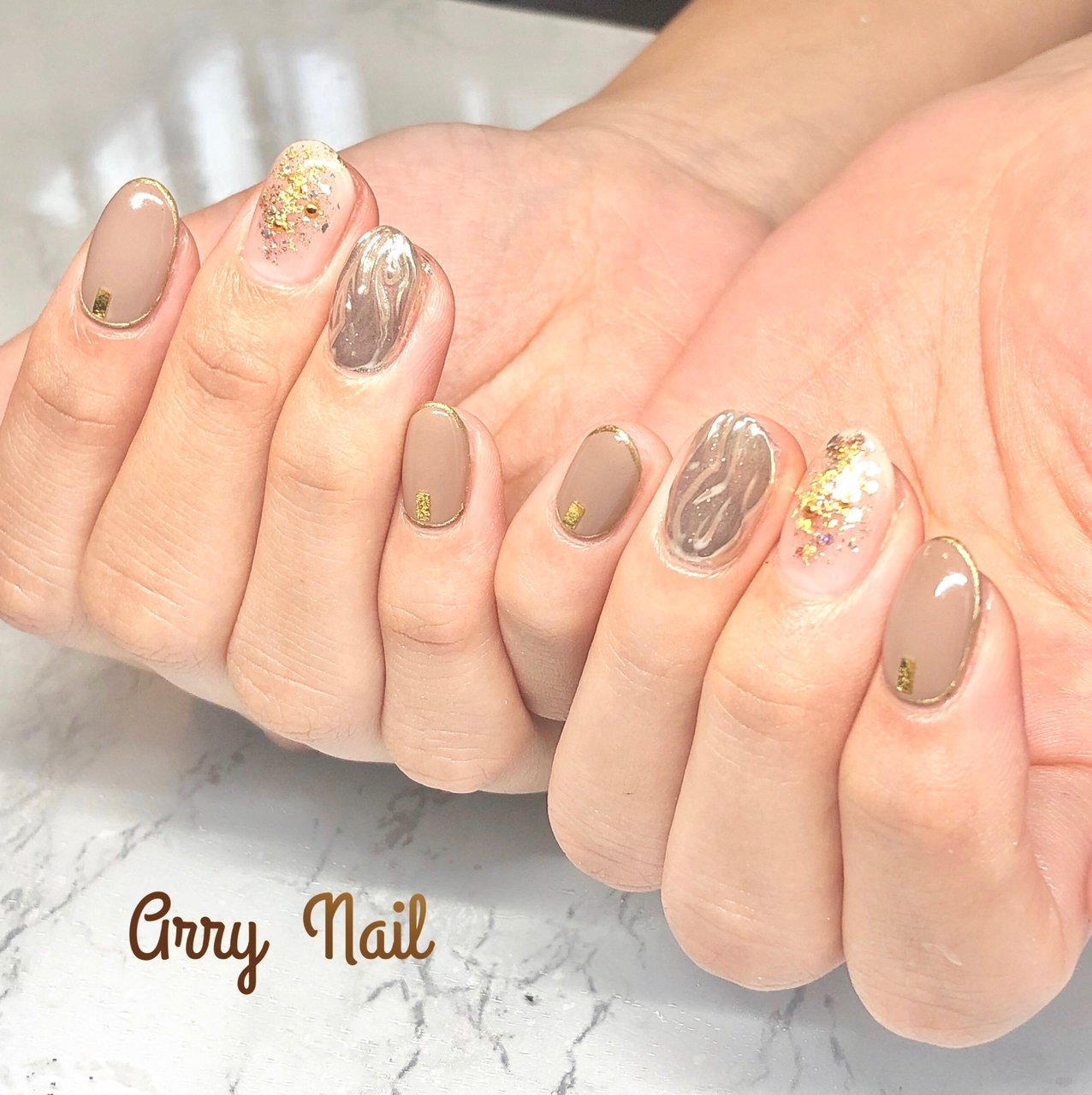 秋 冬 ハンド ラメ ワンカラー Arry Nail アリーネイルのネイルデザイン No ネイルブック