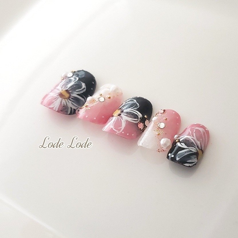 成人式 卒業式 ブライダル ハンド ラメ Lodelodeのネイルデザイン No ネイルブック