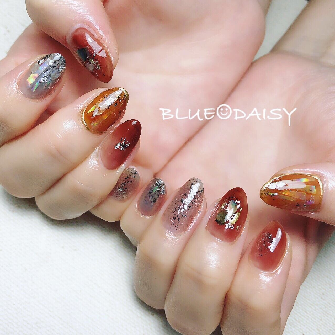 秋 冬 ラメ シェル ニュアンス Blue Daisyのネイルデザイン No ネイルブック