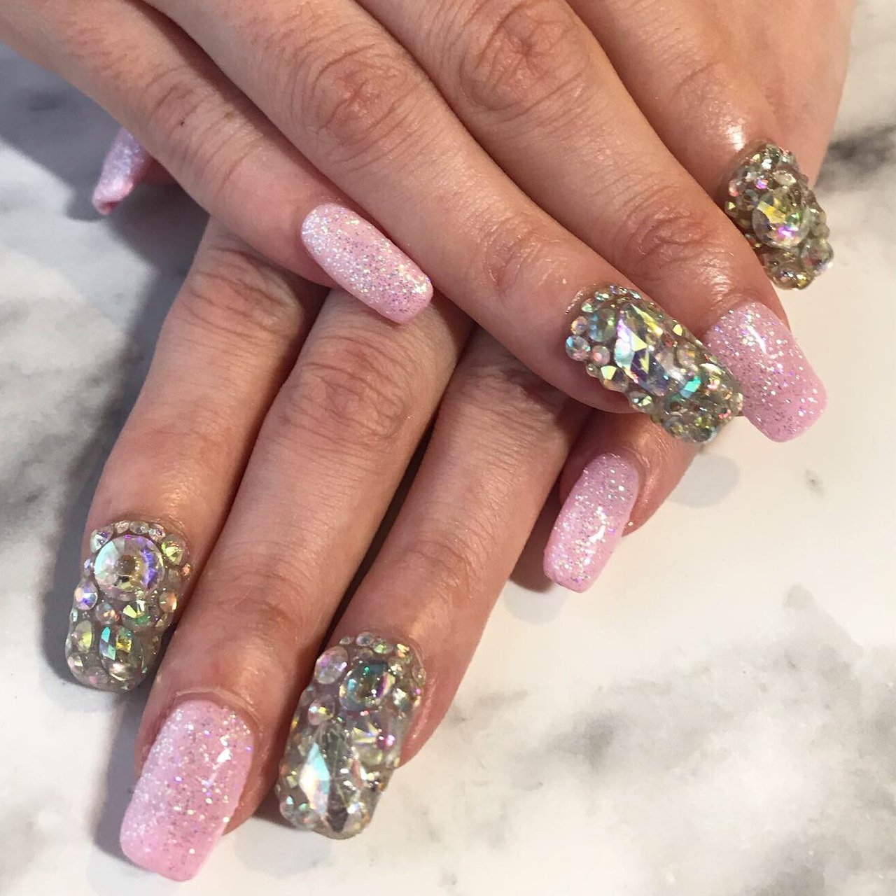 オールシーズン ラメ ビジュー ピンク ジェル Reiko Takeuchiのネイルデザイン No ネイルブック