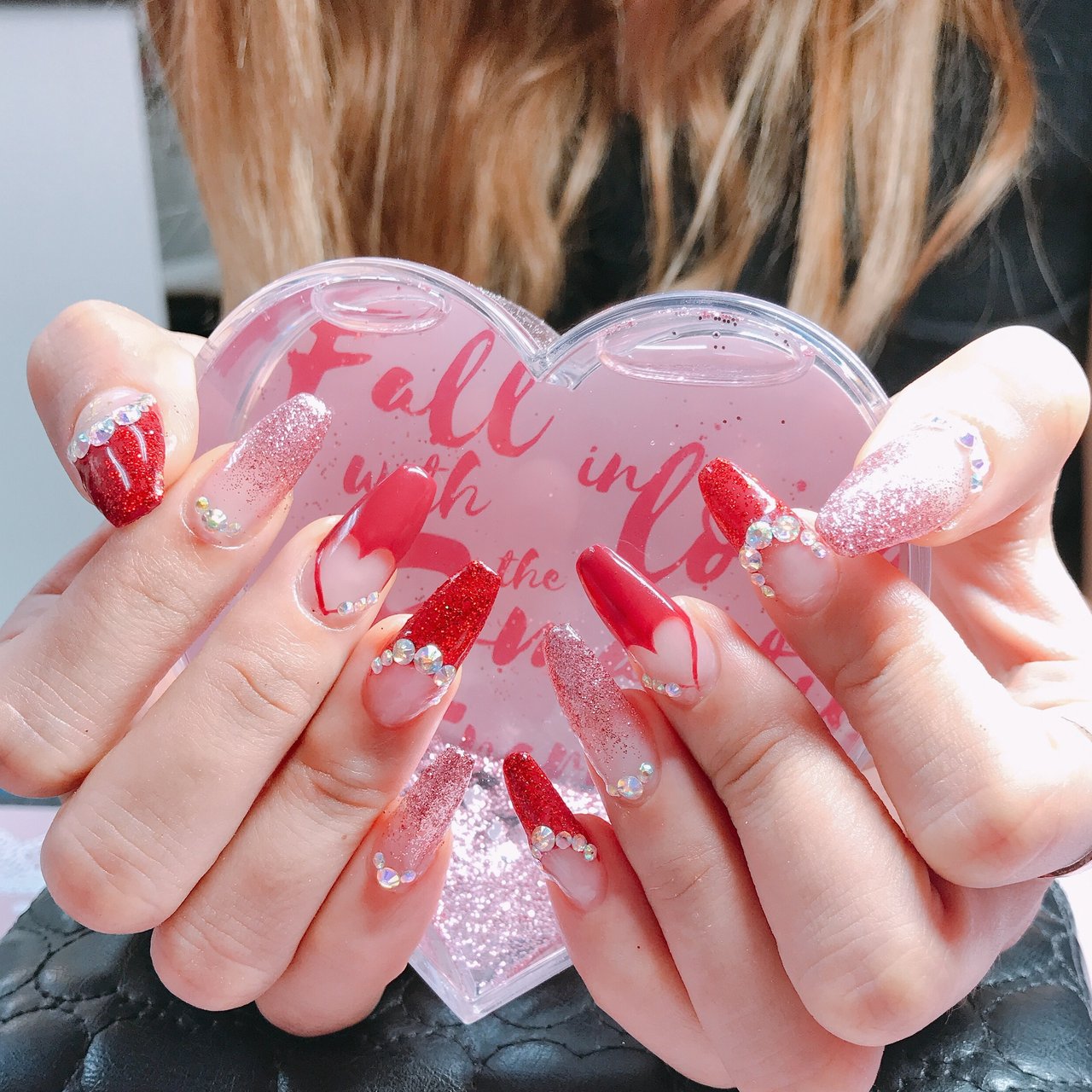 秋 冬 成人式 ライブ ハンド Pacey ペイシー のネイルデザイン No ネイルブック