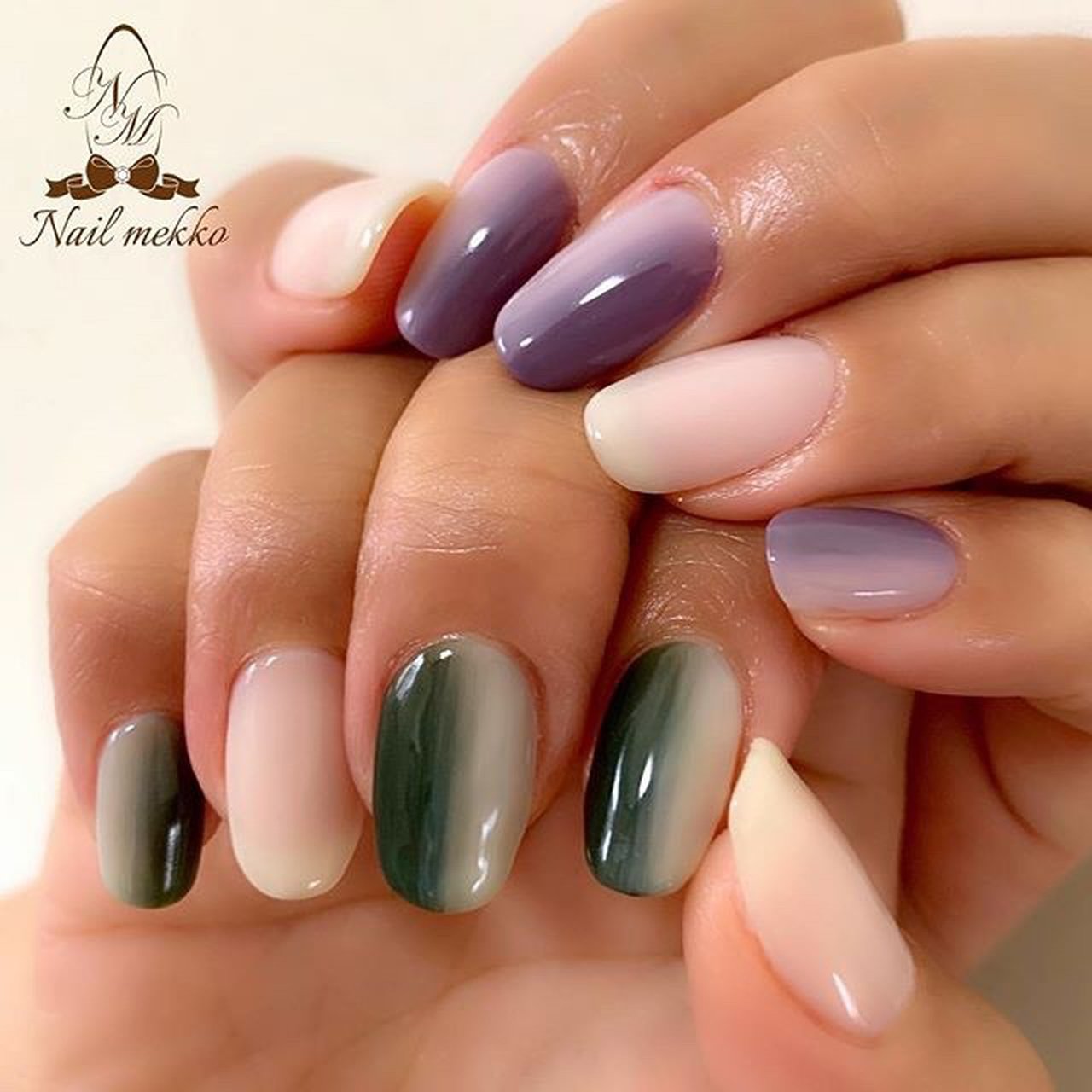 ハンド シンプル グラデーション バイカラー ホワイト Nail Mekkoのネイルデザイン No ネイルブック