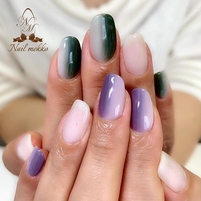 ハンド シンプル グラデーション バイカラー ホワイト Nail Mekkoのネイルデザイン No ネイルブック