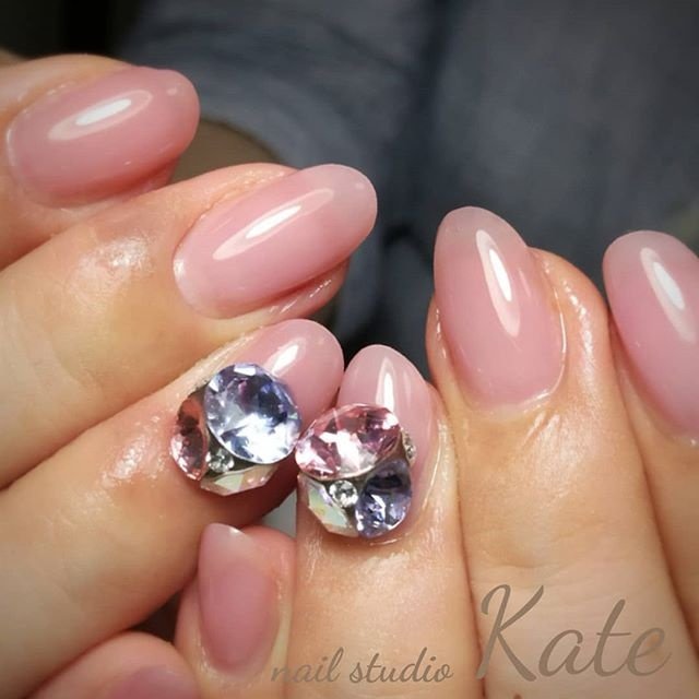 オールシーズン ハンド シンプル ワンカラー ビジュー イケコのネイルデザイン No ネイルブック