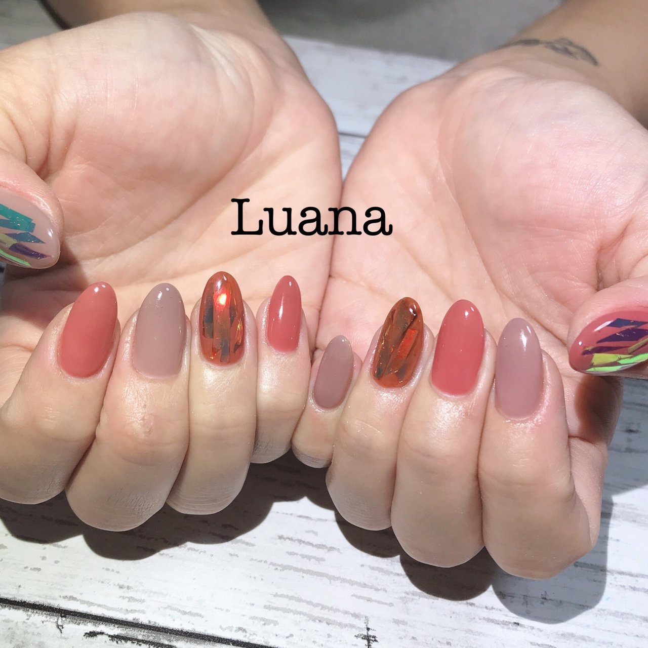 秋 冬 シンプル ワンカラー オーロラ Nailsalonluanaのネイルデザイン No ネイルブック