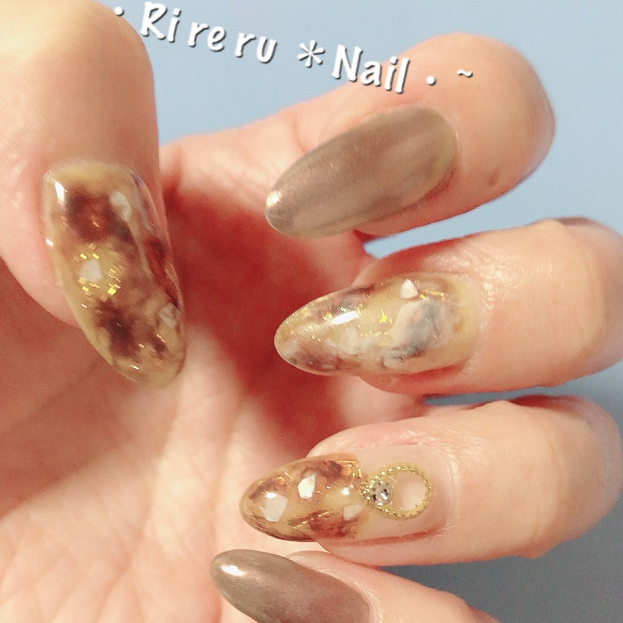 秋 ハンド 変形フレンチ シェル べっ甲 Ri Re Ru Nail リレル ネイルのネイルデザイン No ネイルブック