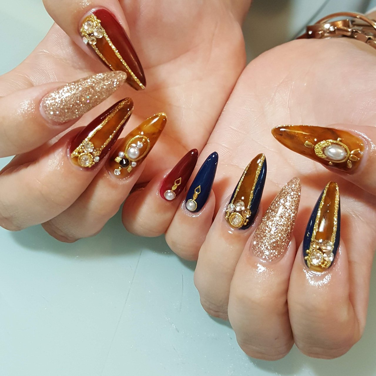 秋 ハンド ビジュー 大理石 ブローチ Lilasnail Ayaのネイルデザイン No ネイルブック