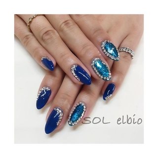 . ギラギラ✨💅
.
ジュエリーネイルも入れて💎
.
.
.
#マツエク#マツex#まつ毛エクステ#solelbio#sol#elbio山梨#甲府#山梨マツエクサロン#山梨ネイルサロン#山梨眉毛エクステ#ネイルサロン#まつ毛エクステサロン#マツエクデザイン##マツパー#アイラッシュカールおしゃれさんと繋がりたい#nail#ネイル#ジェルネイル#ネイルデザイン#定額ネイル#💅#ジュエリーネイル#ギラギラネイル#ネイビー#人気#トリネ#trina#おすすめ#ホットペッパーから予約出来ます#ホットペッパー #オールシーズン #ハンド #ラメ #パール #ロング #ネイビー #シルバー #ジェルネイル #お客様 #SOL elbio #ネイルブック