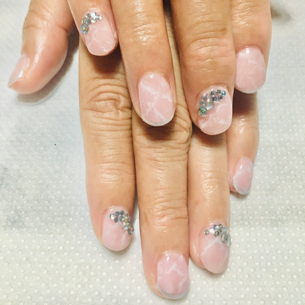 ハンド 大理石 ピンク シルバー パステル Moani ネイルとアロマのお店 のネイルデザイン No ネイルブック