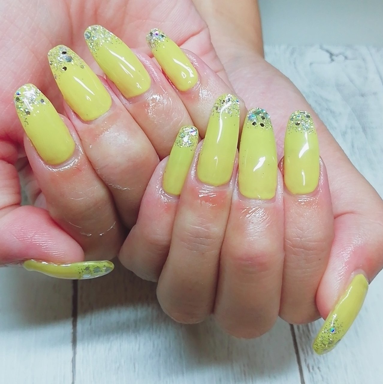 夏 オールシーズン 海 リゾート イエロー Simple Nail 鈴のネイルデザイン No ネイルブック