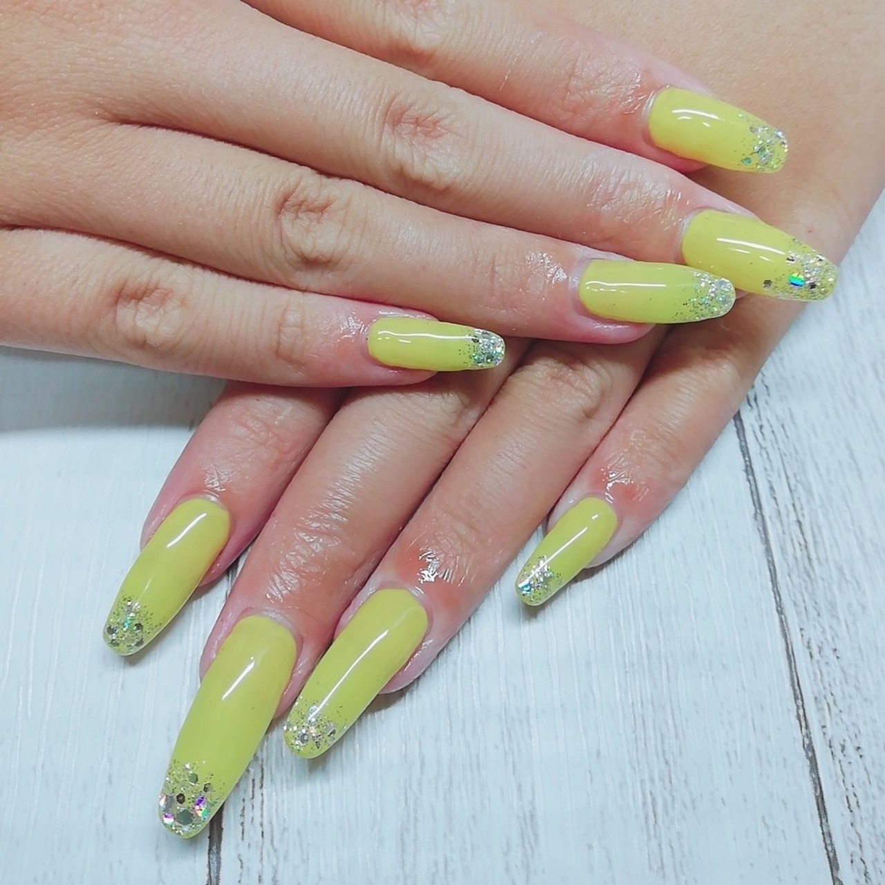 夏 オールシーズン 海 リゾート イエロー Simple Nail 鈴のネイルデザイン No ネイルブック