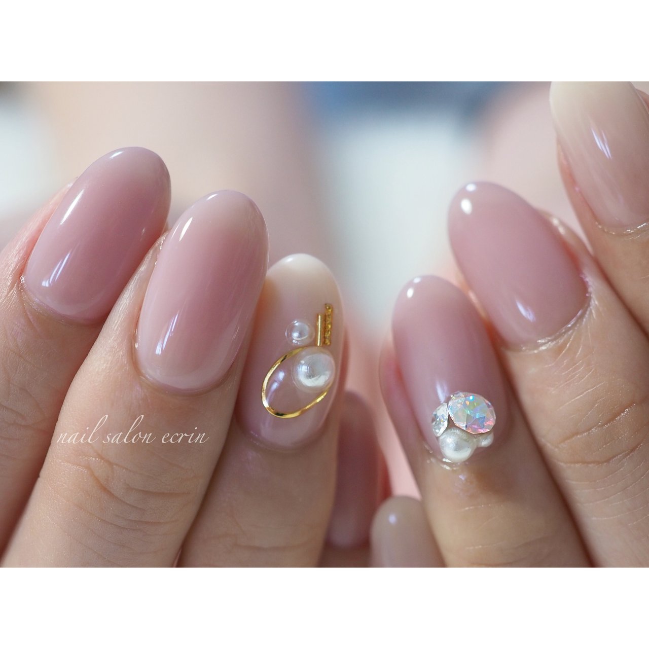 グラデーション ワンカラー ビジュー ピンク Nail Ecrinのネイルデザイン No 4681816 ネイルブック