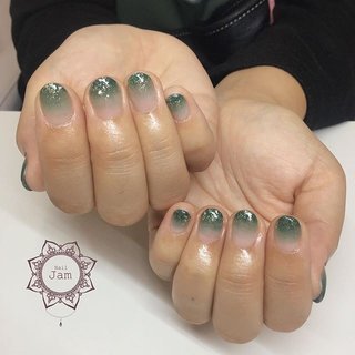 22年 新着順 緑グラデーションネイルのネイルデザイン ネイルブック