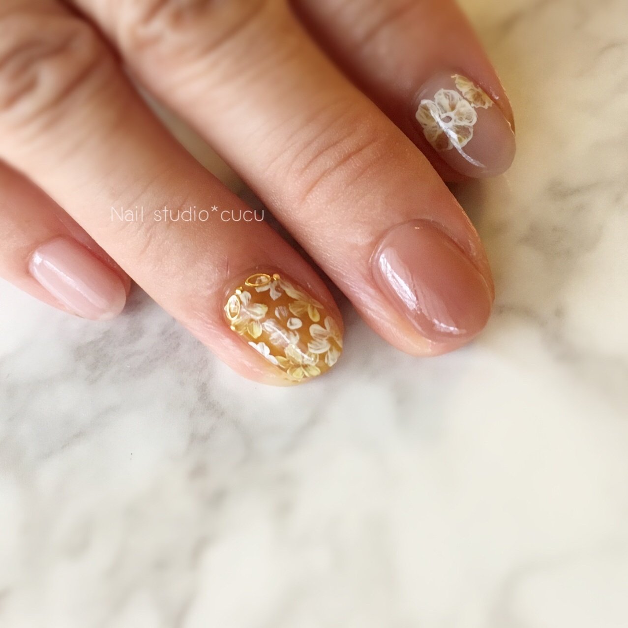 ハンド フラワー べっ甲 ショート ブラウン Nail Studio Cucuのネイルデザイン No ネイルブック