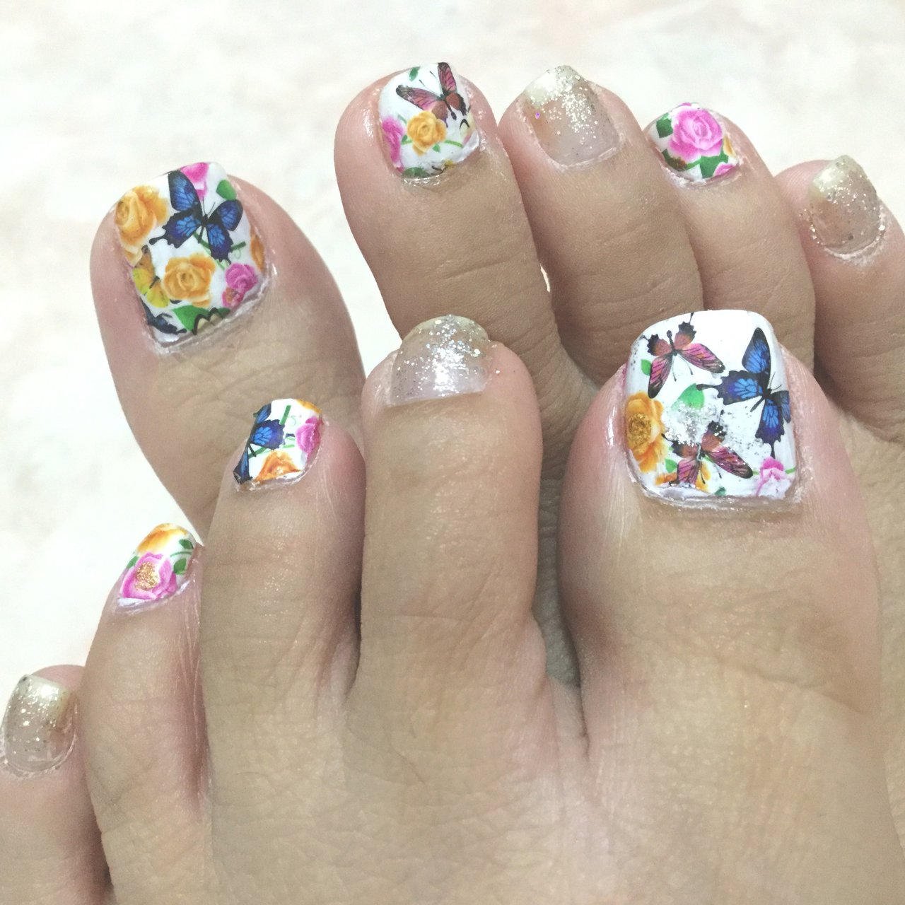 オールシーズン フット ショート ホワイト ペディキュア Nailsalonroseのネイルデザイン No ネイルブック