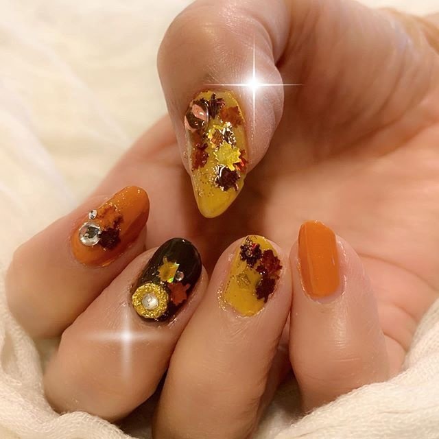 秋 ハンド ホログラム オレンジ イエロー ちゃめのネイルデザイン No ネイルブック