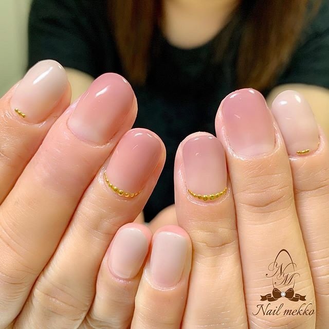 ハンド シンプル グラデーション ピンク グレージュ Nail Mekkoのネイルデザイン No ネイルブック