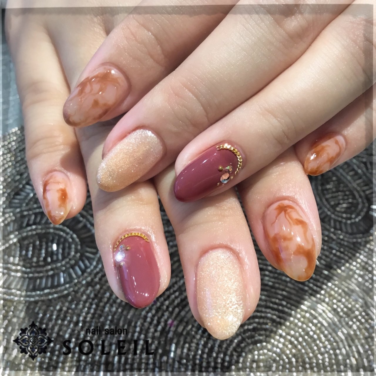 秋 冬 オフィス デート ハンド Nail Salon Soleil ネイルサロン ソレイユ のネイルデザイン No 4697446 ネイル ブック