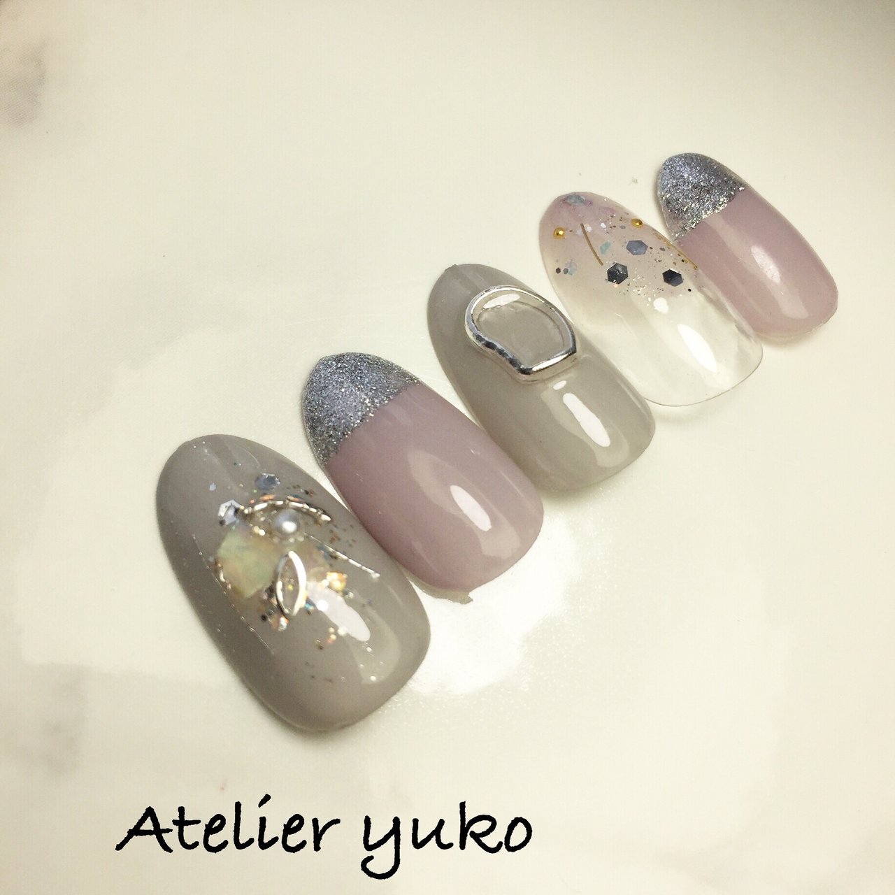 秋 冬 ハンド フレンチ 変形フレンチ Atelier Yukoのネイルデザイン