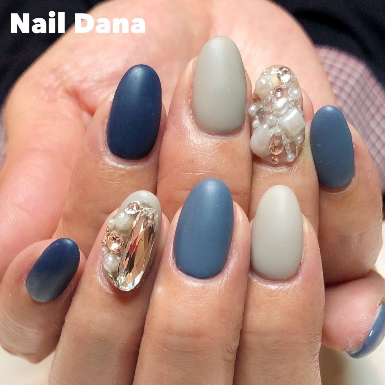 ハンド ビジュー マット ミディアム ブルー Nail Danaのネイルデザイン No ネイルブック