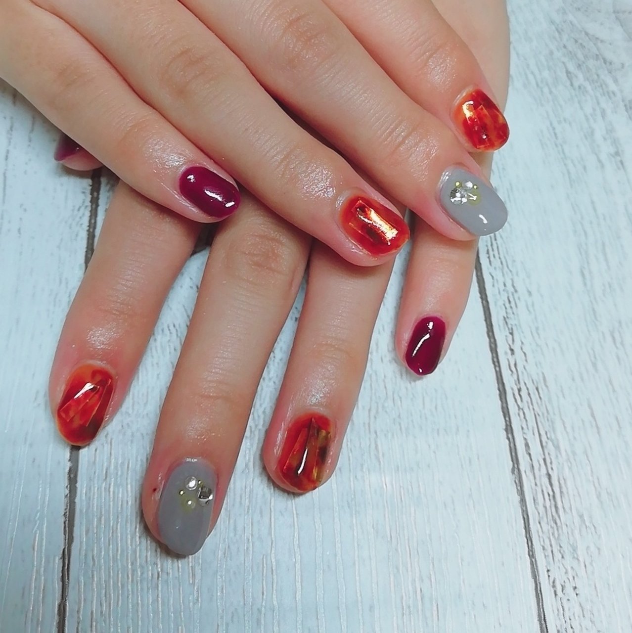 秋 冬 女子会 ボルドー グレー Simple Nail 鈴のネイルデザイン No ネイルブック